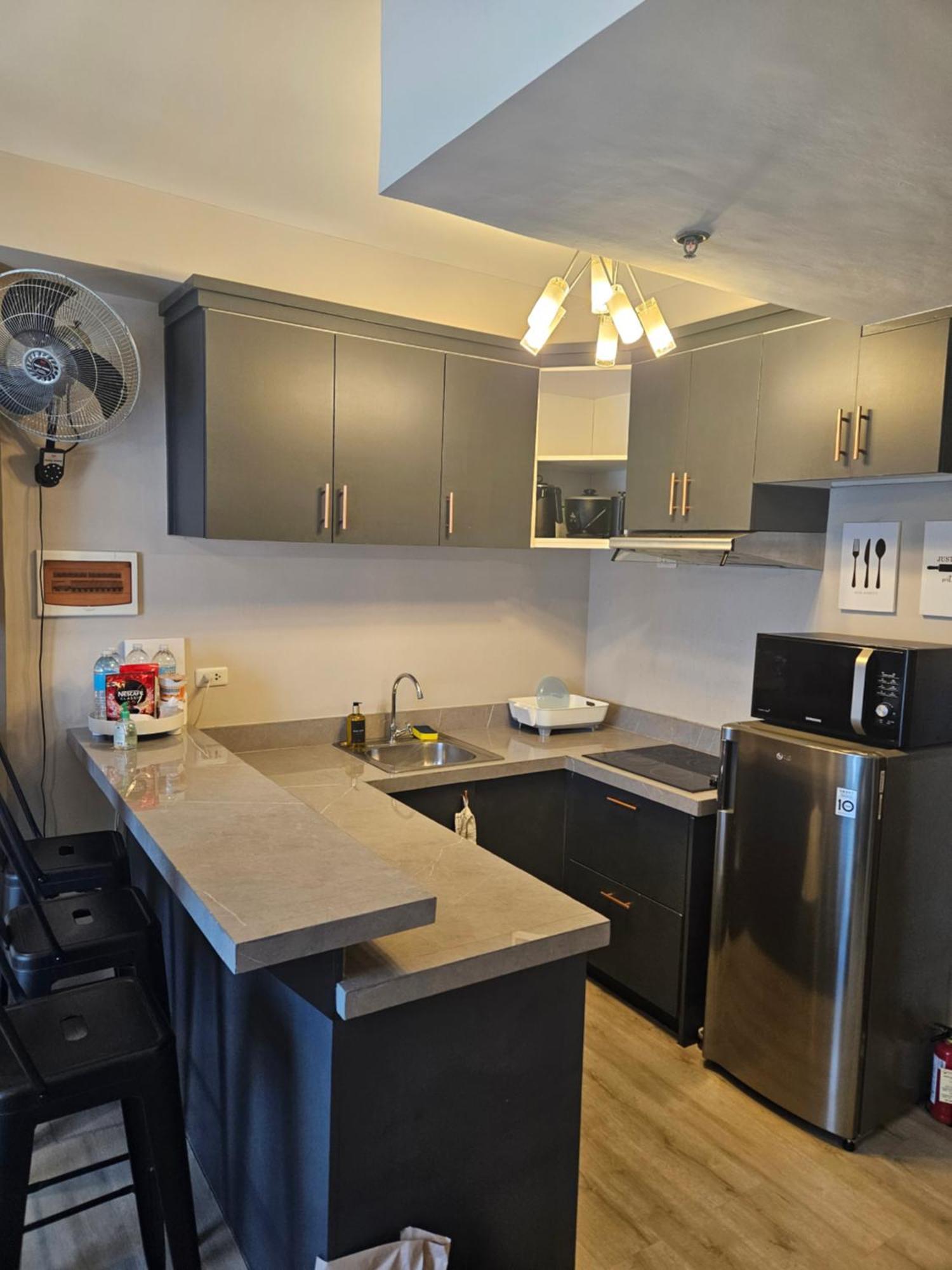 2-Bedroom Boutique City Condo - Newly Renovated! Cebu Eksteriør billede