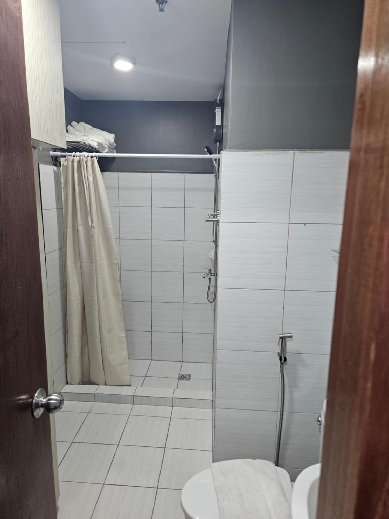 2-Bedroom Boutique City Condo - Newly Renovated! Cebu Eksteriør billede
