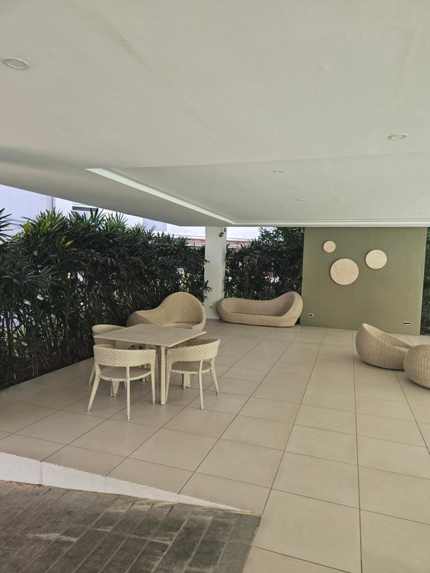 2-Bedroom Boutique City Condo - Newly Renovated! Cebu Eksteriør billede